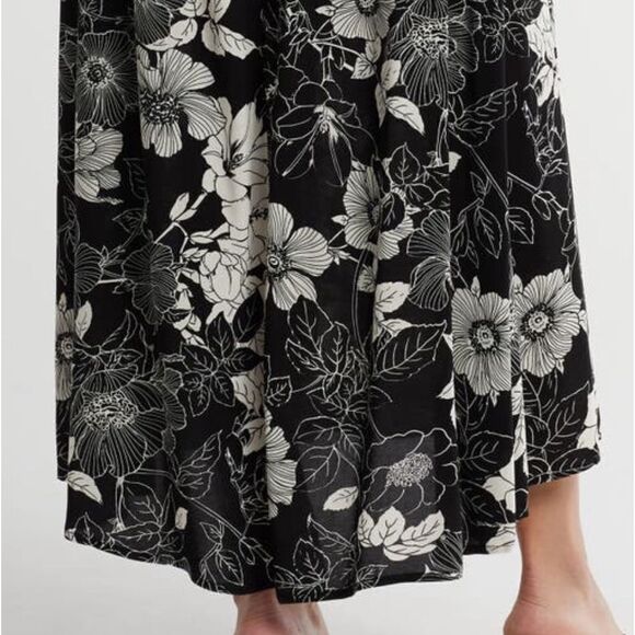 WISHLIST Women’s Floral Printed Flutter Strap Sleeveless Dress in the Size Large - Picture 14 of 16